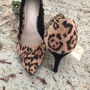 High heels leopard pattern